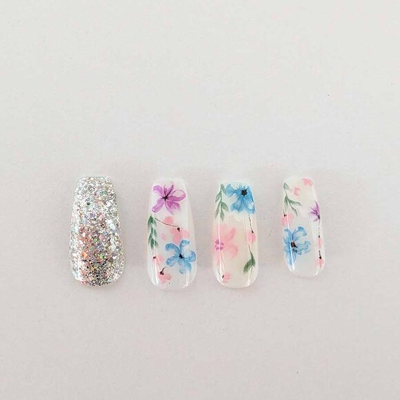 Kiss Voguish Fantasy Nails Long Length - Milk Bath - Picture 3 of 5